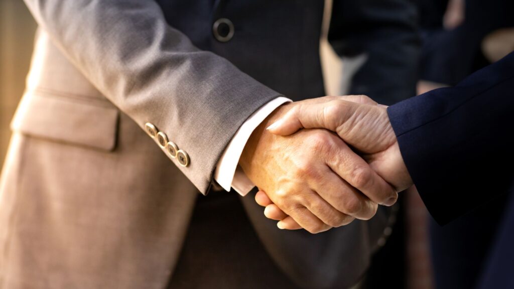 M&A Présentation, Salaires et Débouchés